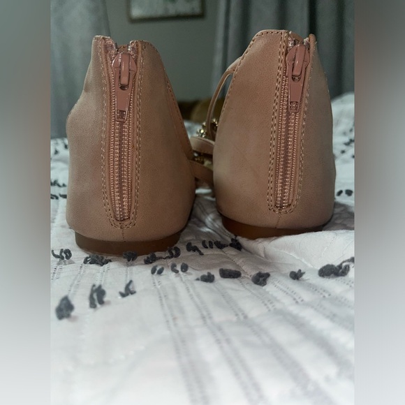 NWOT: Shoe Dazzle Caspar Jeweled Flat Sandal - Picture 8 of 9